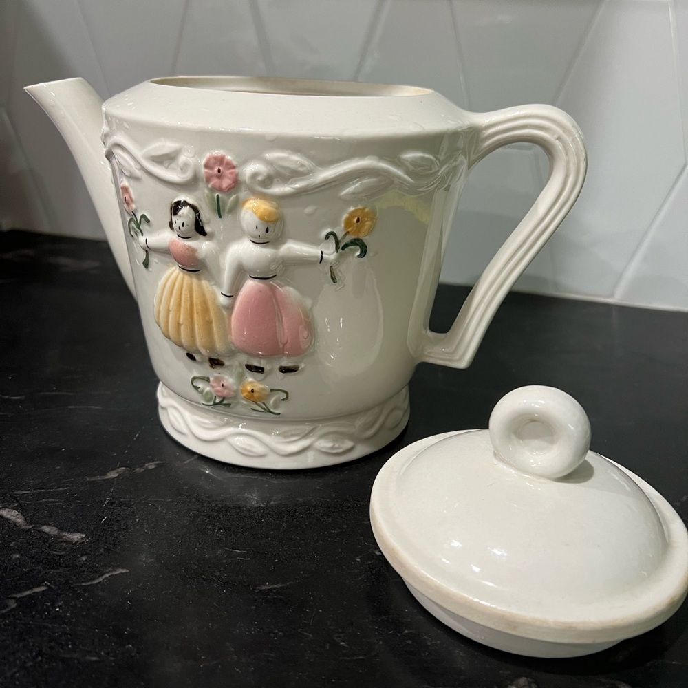 Vintage Porcelier Teapot Dutch Boy and Girl/ VINTAGE/ PORCELAIN USA
